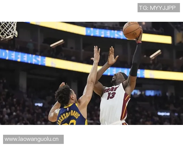 希罗三分球达成千记里程碑邓罗希尔德紧随其后库里位列历史第七